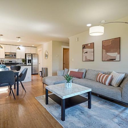 Stylish North Seattle Townhouse- Dual Master Suites 외부 사진