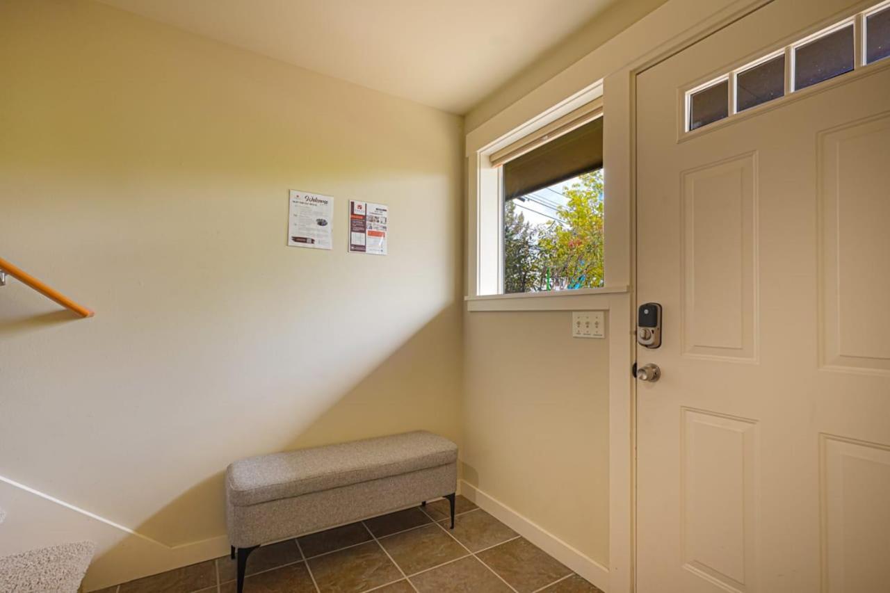 Stylish North Seattle Townhouse- Dual Master Suites 외부 사진