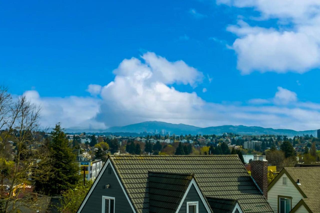 Stylish North Seattle Townhouse- Dual Master Suites 외부 사진