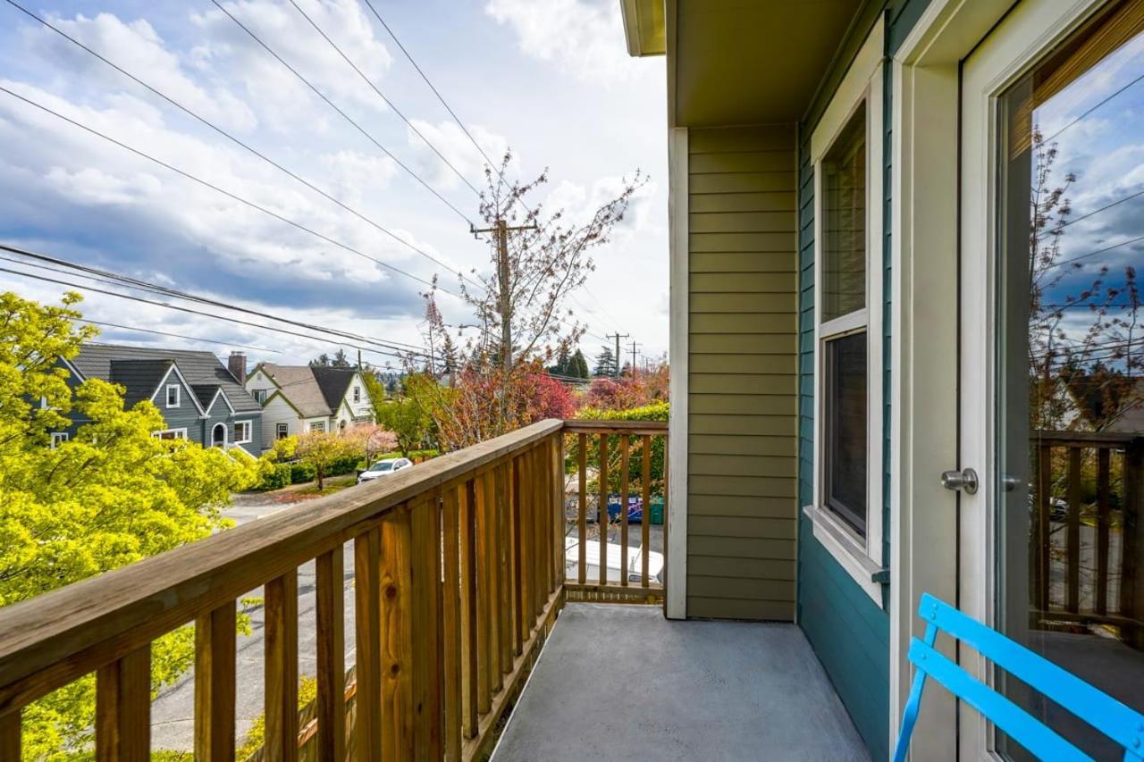Stylish North Seattle Townhouse- Dual Master Suites 외부 사진